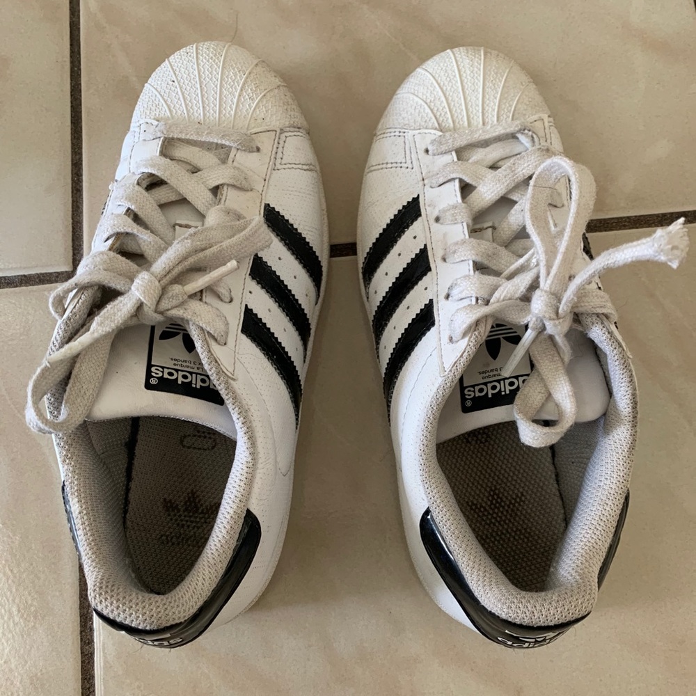 Adidas superstars - Picture 3 of 11